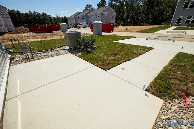 Building Photo - 240 Greenpark Rd