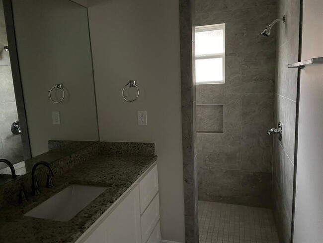Building Photo - 1523 Riddle Drive