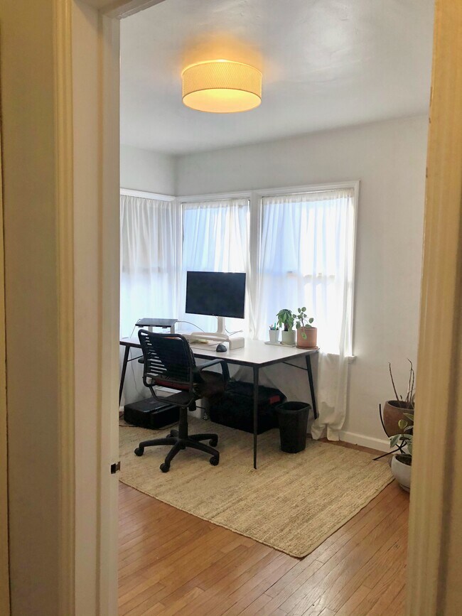 Building Photo - 1115 Neola St