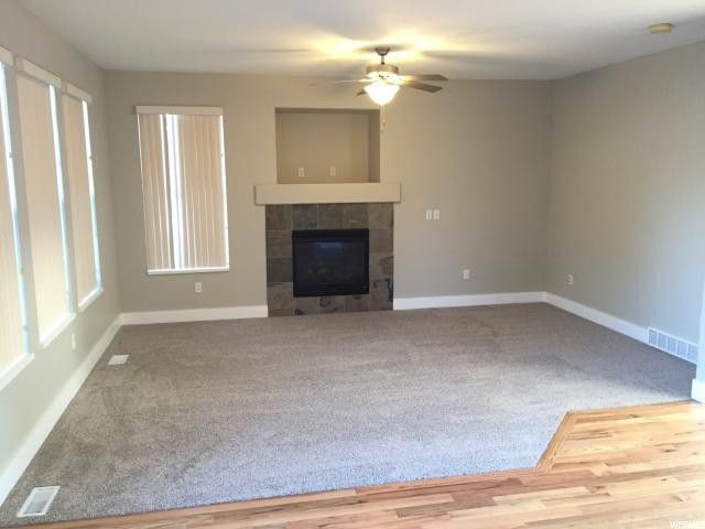 Building Photo - Beautiful 4 Bd 2.5 Bath Home in Sandy