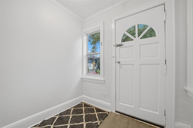Building Photo - 49 Sylvan Pl