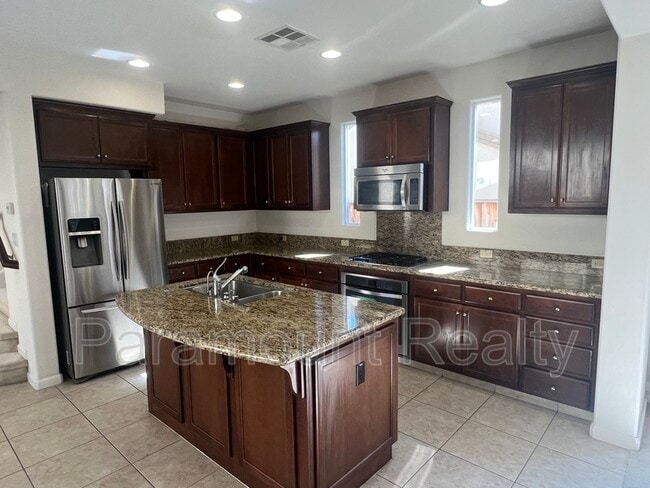 Building Photo - 4311 Gardenia St