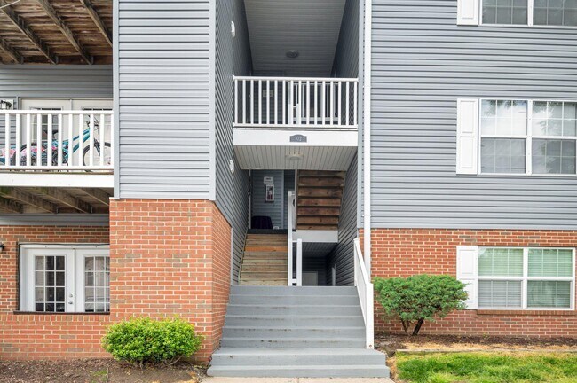Building Photo - 102 Piccadilly Ln