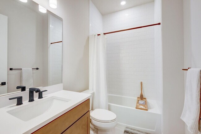 Building Photo - 9234 Balsamo Dr.