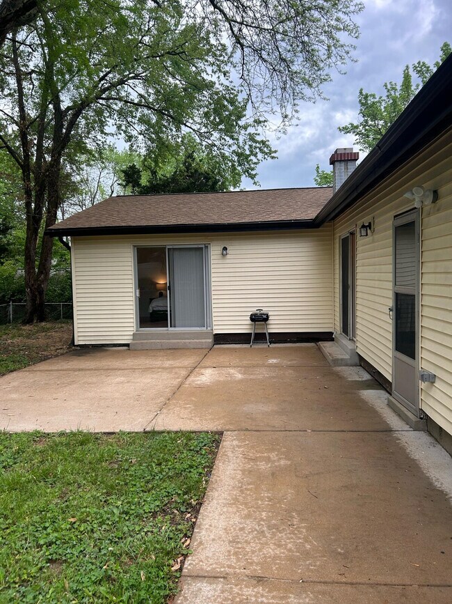 Building Photo - 11915 Brampton Hunt Rd