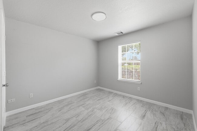 Building Photo - 17819 Gimbal Way