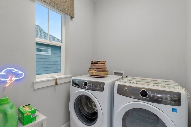 Building Photo - Modern Comfort Meets Timeless Style in the...