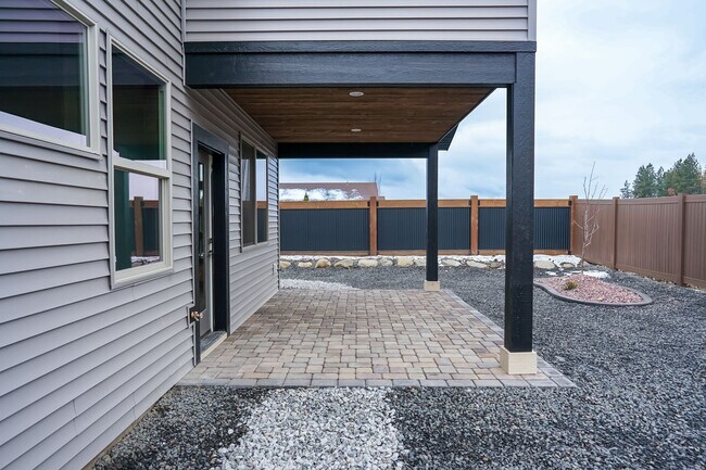 Building Photo - 14066 Rainier Loop