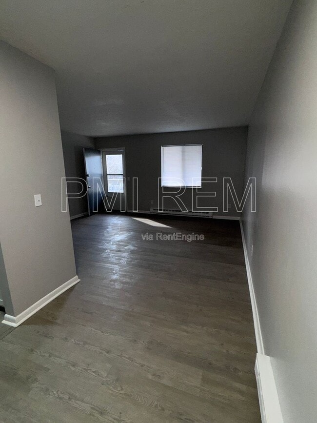 Building Photo - 2046 W Market St