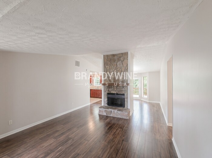 Building Photo - 7272 Indian Hill Trail