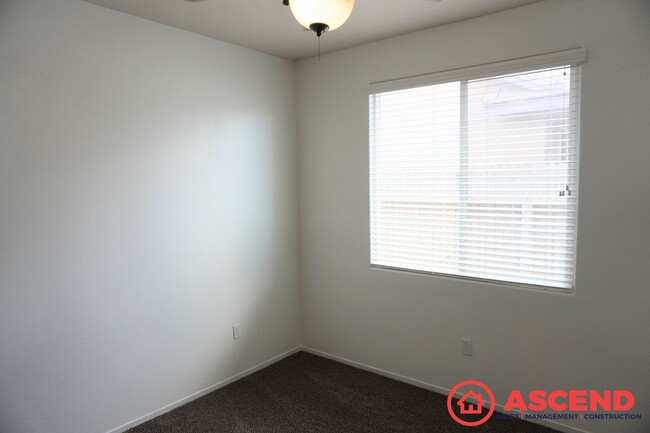 Building Photo - MOVE IN SPECIAL! $500 OFF FIRST MONTHS REN...