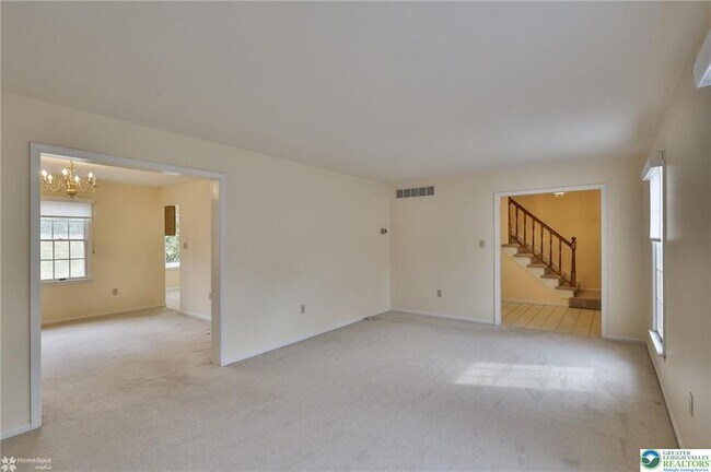 Building Photo - 4059 Wedgewood Rd