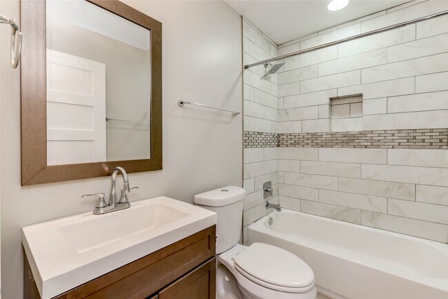 Building Photo - 4702 Bandera Rd