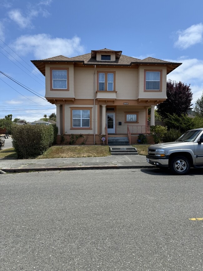 Primary Photo - 2303 B St