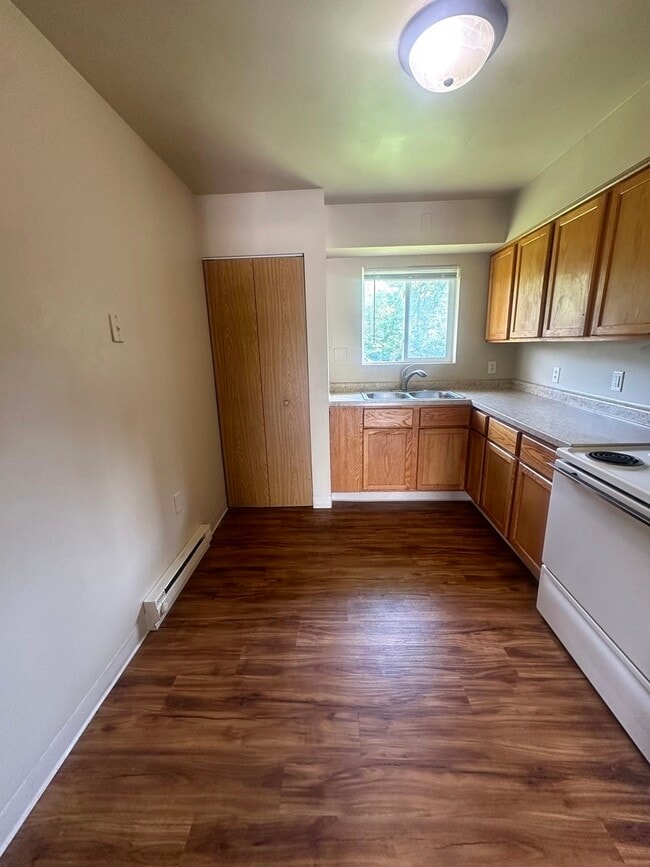 Building Photo - 25731 W Bridge St