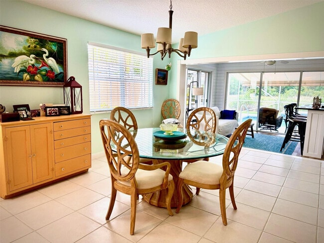 Building Photo - 10744 SW Elsinore Dr