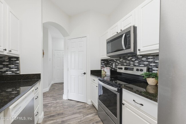 Building Photo - 7990 Baymeadows Rd E