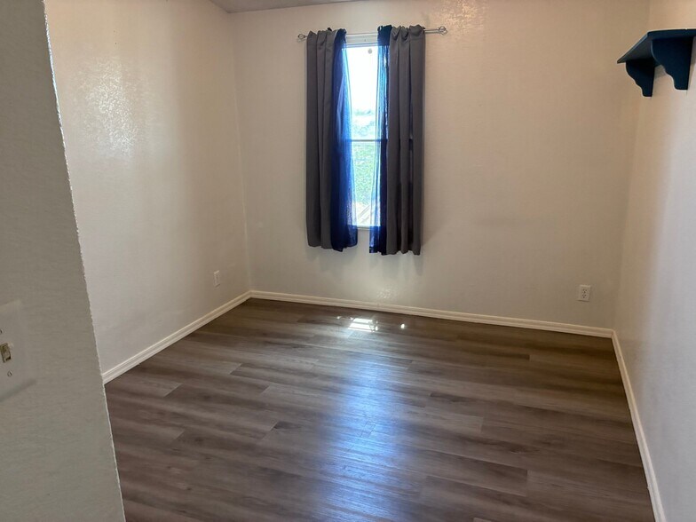 Building Photo - 12725 S Red Horizon Trail