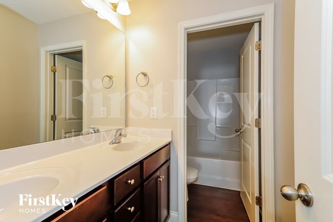 Building Photo - 9026 Evans Woods Dr