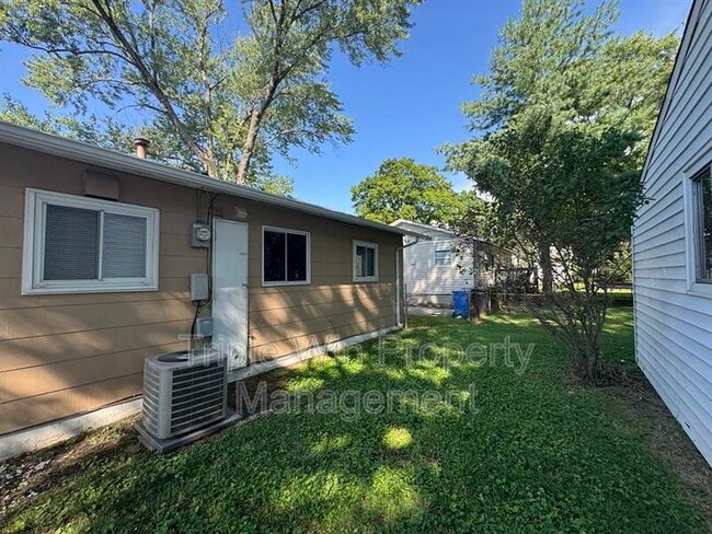 Building Photo - 915 Mullanphy Ln