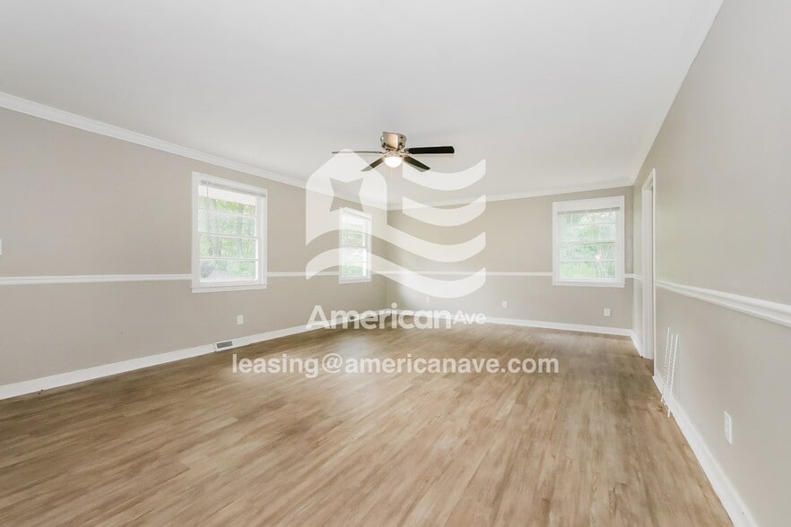 Building Photo - 133 Ann Pl