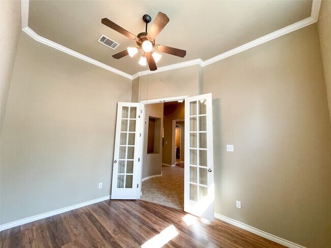 Building Photo - 2605 Tumbling River Dr