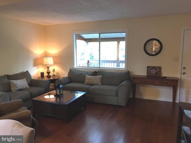 Building Photo - 6554 Pampano Dr