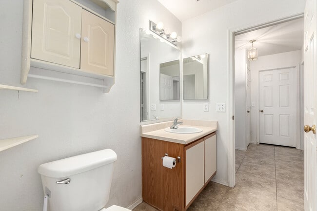 Building Photo - 1116 S 53rd St