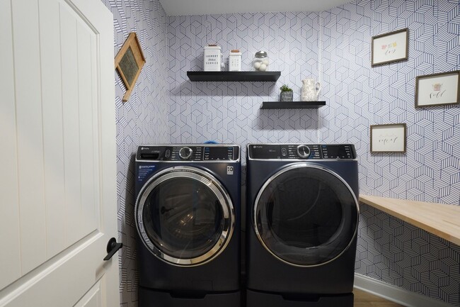 Building Photo - MOVE IN DATE MUST BE SCHEDULED 14 DAYS FROM PAYING SECURITY DEPOSIT.