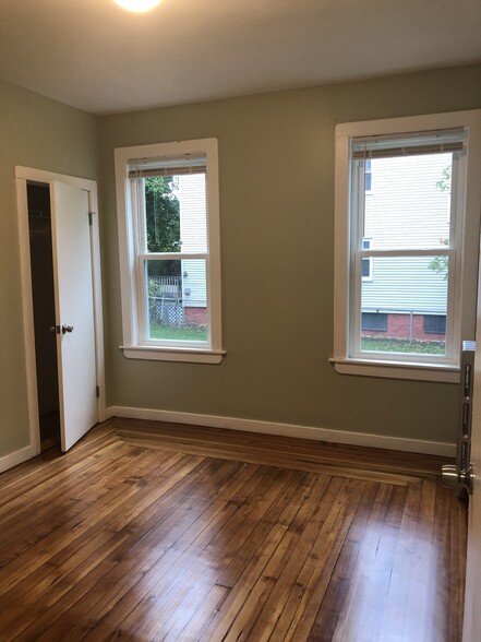 Building Photo - 154 Stanwood St