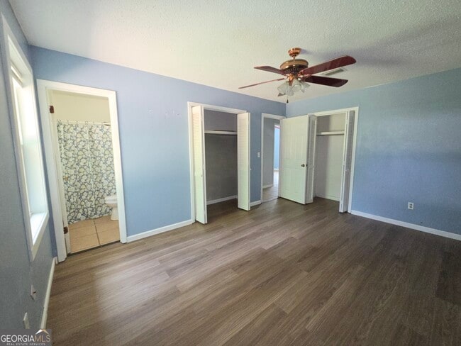 Building Photo - 504 Martha Dr