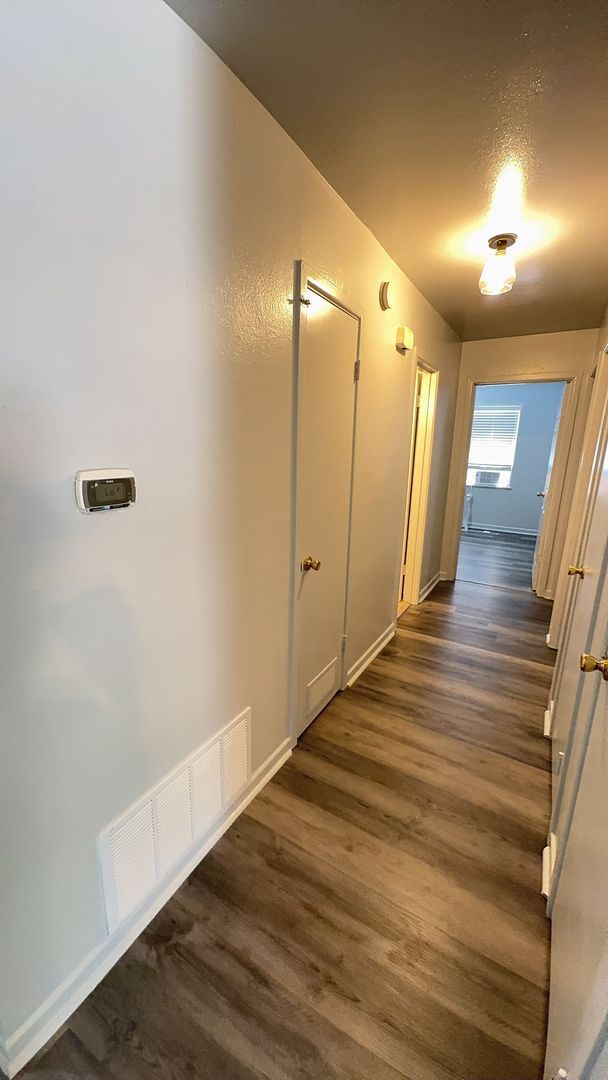 Building Photo - Remodeled 3-bedroom!  Housing accepted!