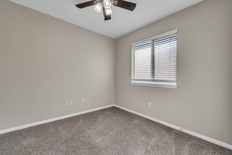 Building Photo - 3715 Westfield Dr