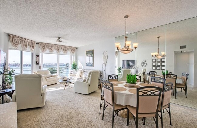 Building Photo - 8040 Sailboat Key Blvd S