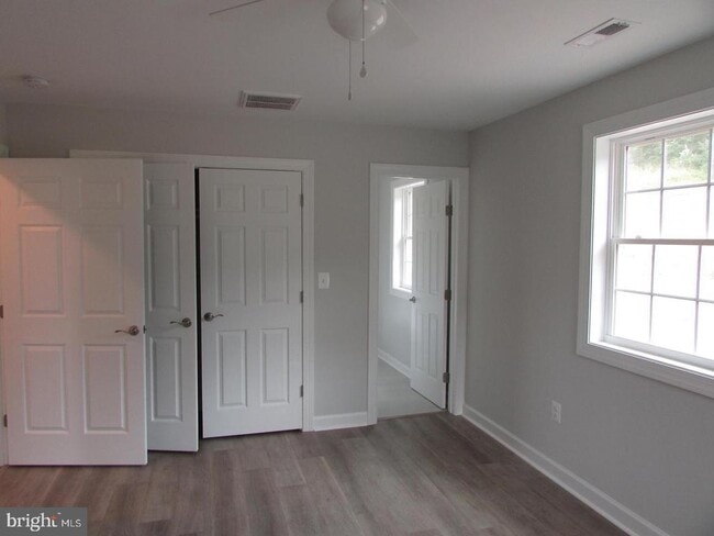 Building Photo - 1230 Elm St