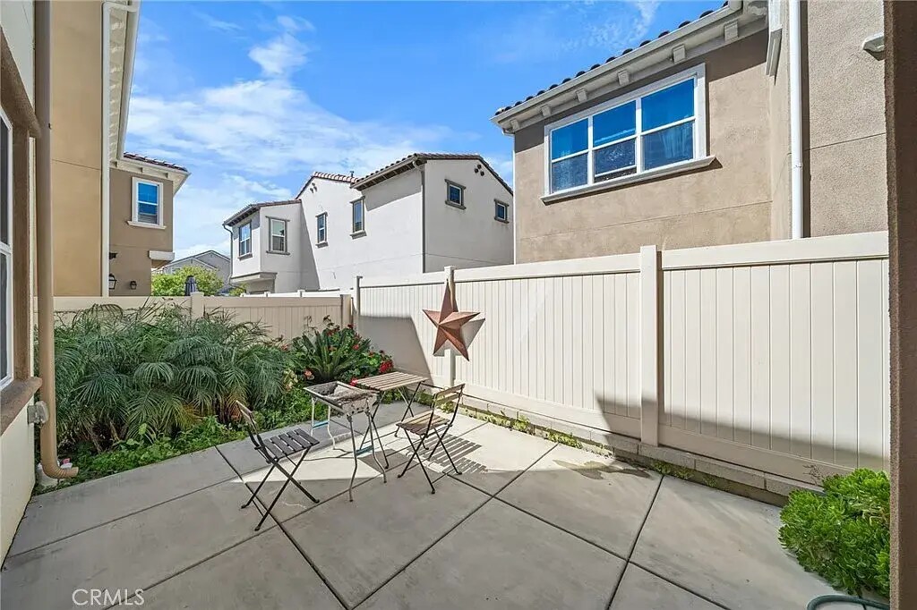Building Photo - 15849 Ellington Way