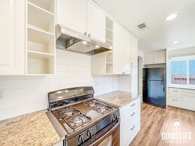 Building Photo - 2104 N Mammoth Pl