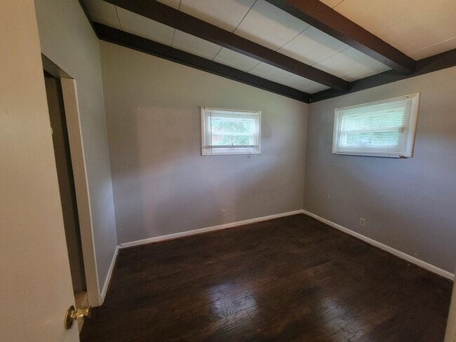 Building Photo - 1550 Bluebird Ln