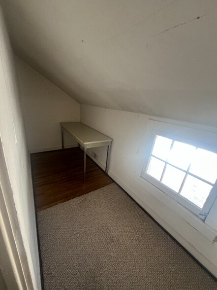 Building Photo - 38 Pasadena Pl