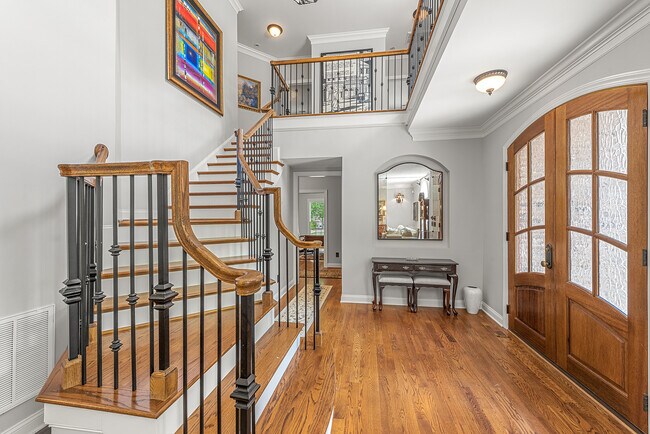 Building Photo - 405 Pondview Ct
