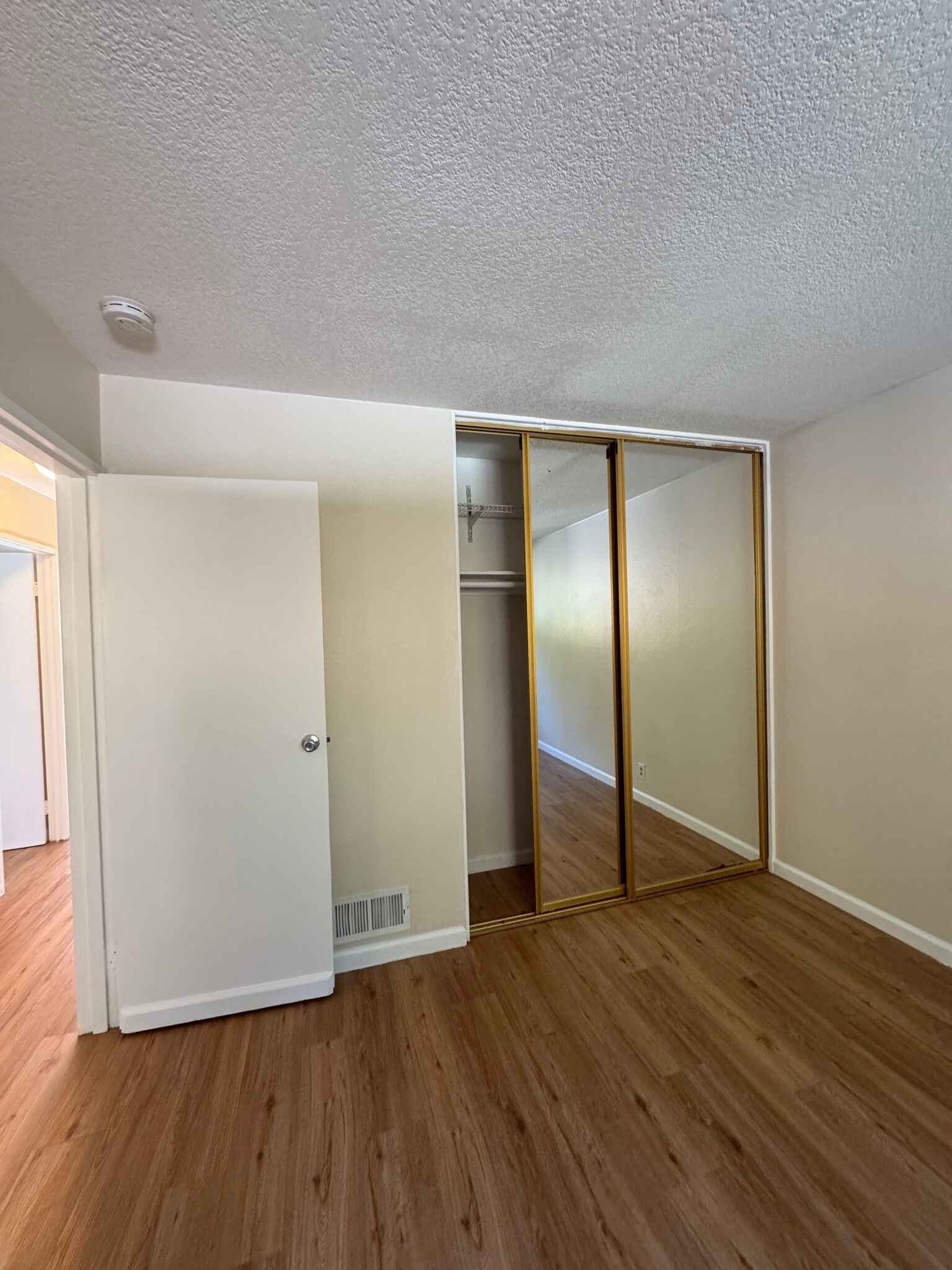 Building Photo - 211 Catalina Ave