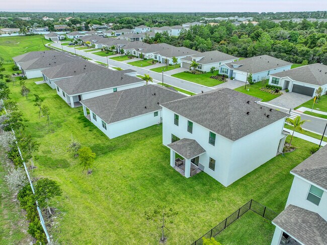 Building Photo - 2006 NE Ocean Dunes Dr