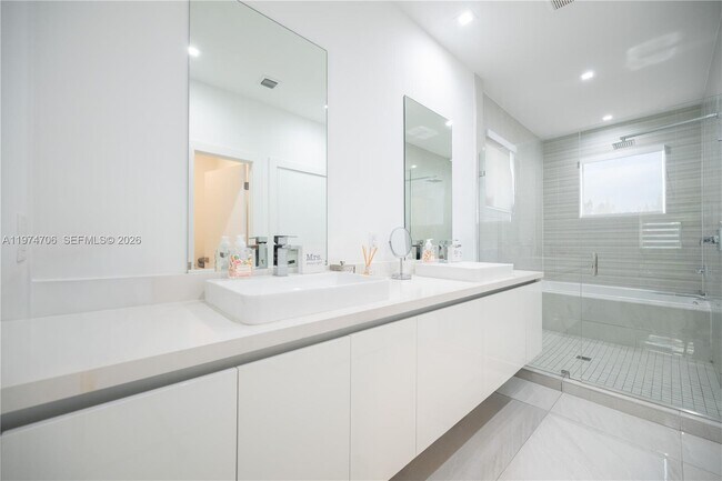 Building Photo - 10366 NW 68th Terrace