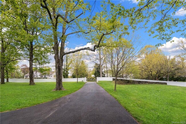 Building Photo - 77 Pleasant Ridge Rd