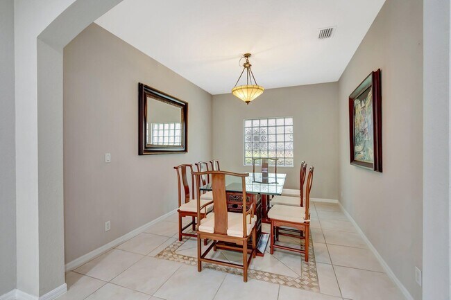 Building Photo - 6788 Hendry Dr