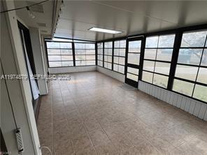 Building Photo - 1041 River Run