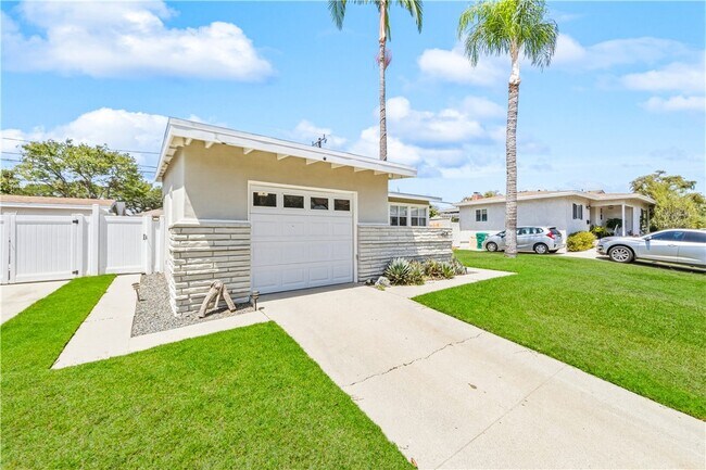 Building Photo - 6721 E La Marimba St