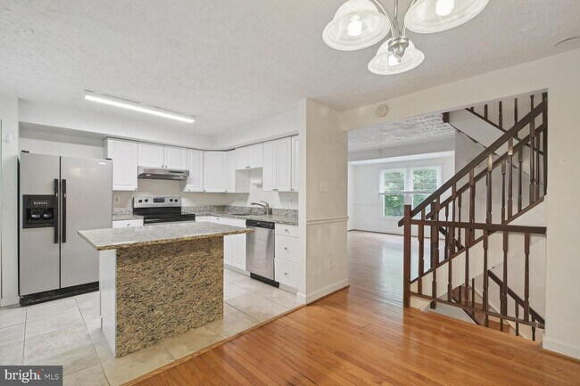 Building Photo - 5818 Rock Forest Ct