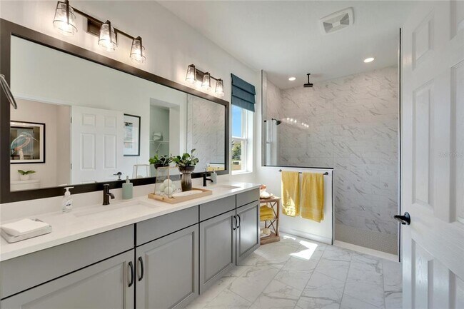 Building Photo - 5414 Silver Sun Dr
