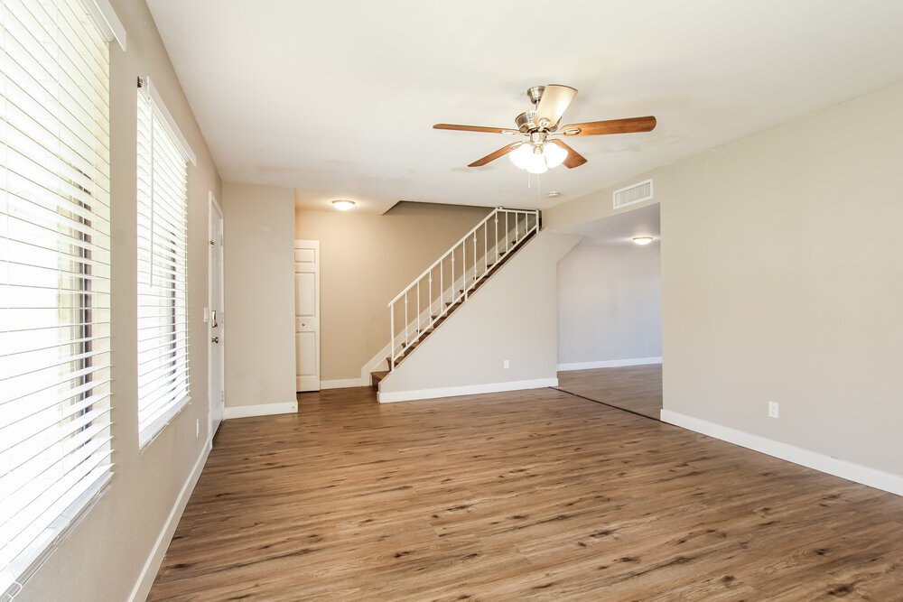 Building Photo - 4325 W Solano Dr N